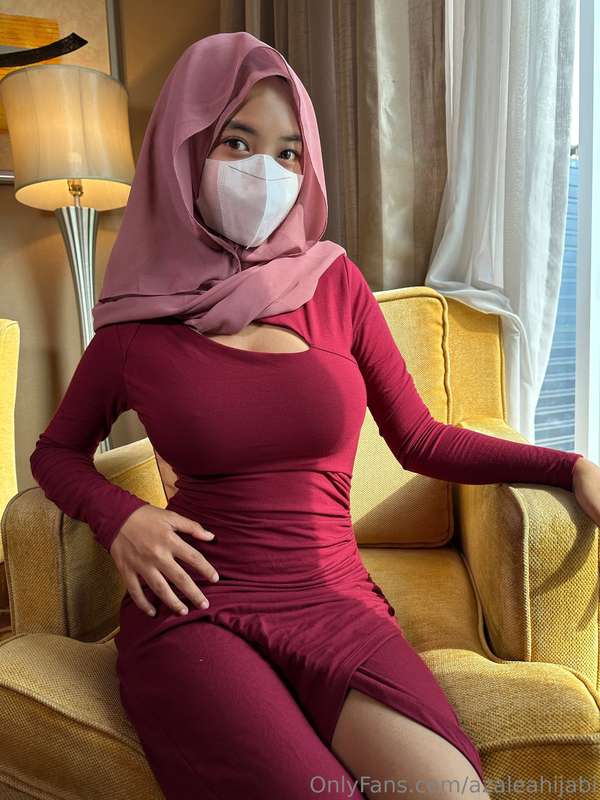 Azaleahijabi – Muslim Milf Seduces in Hijab ? – OnlyFans Leaks
