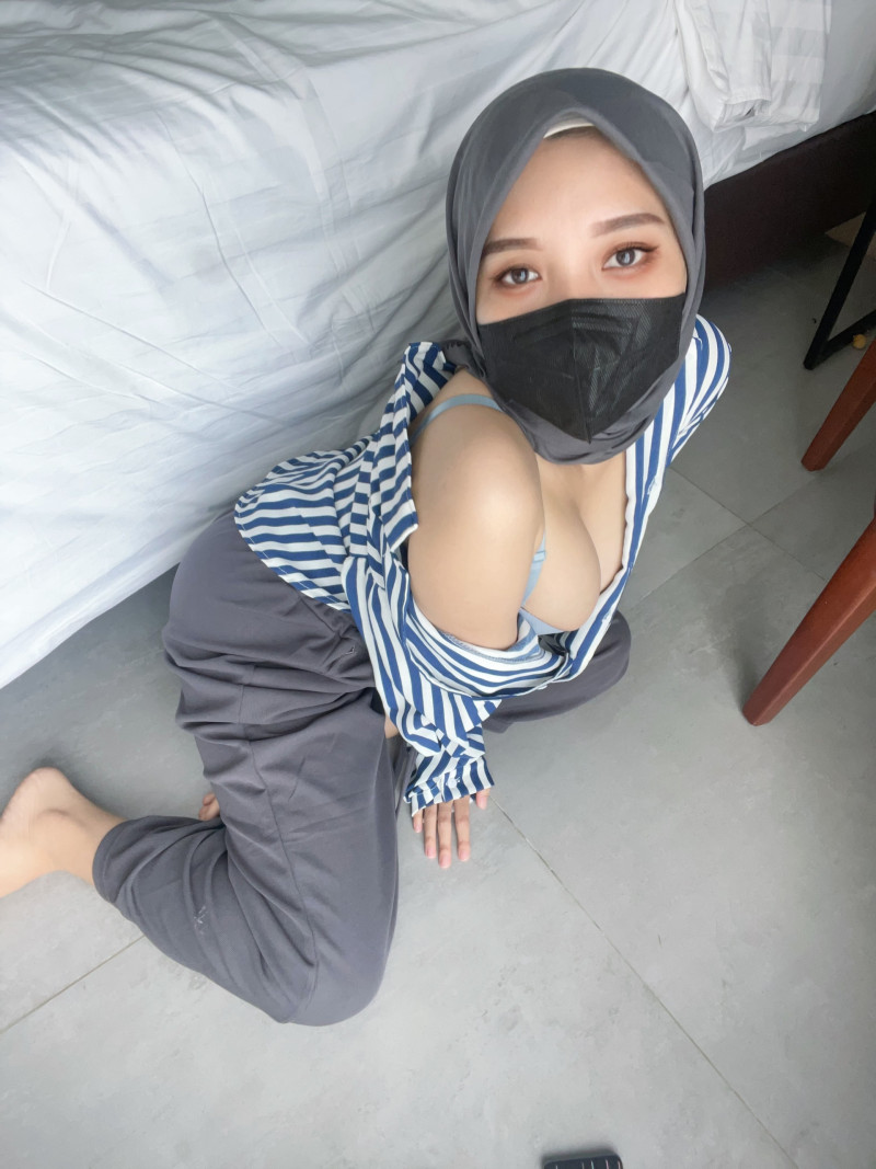 Tell me the truth have you ever masturbated to my nudes?