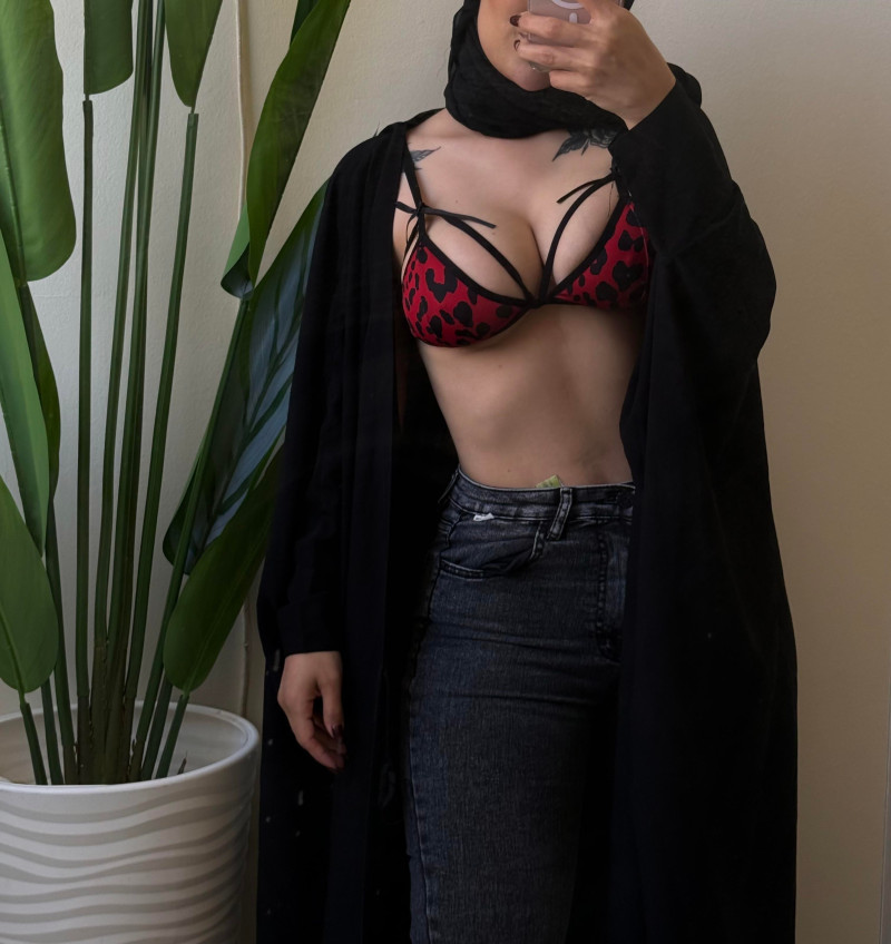 Unveiling the Mystery: Muslim Milf in Hijab Exposed